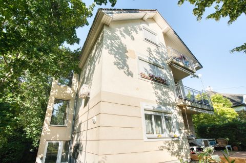 Eladó Lakás 1112 Budapest 11. kerület , Sasadon, újszerű panorámás ingatlan erkéllyel és garázzsal!