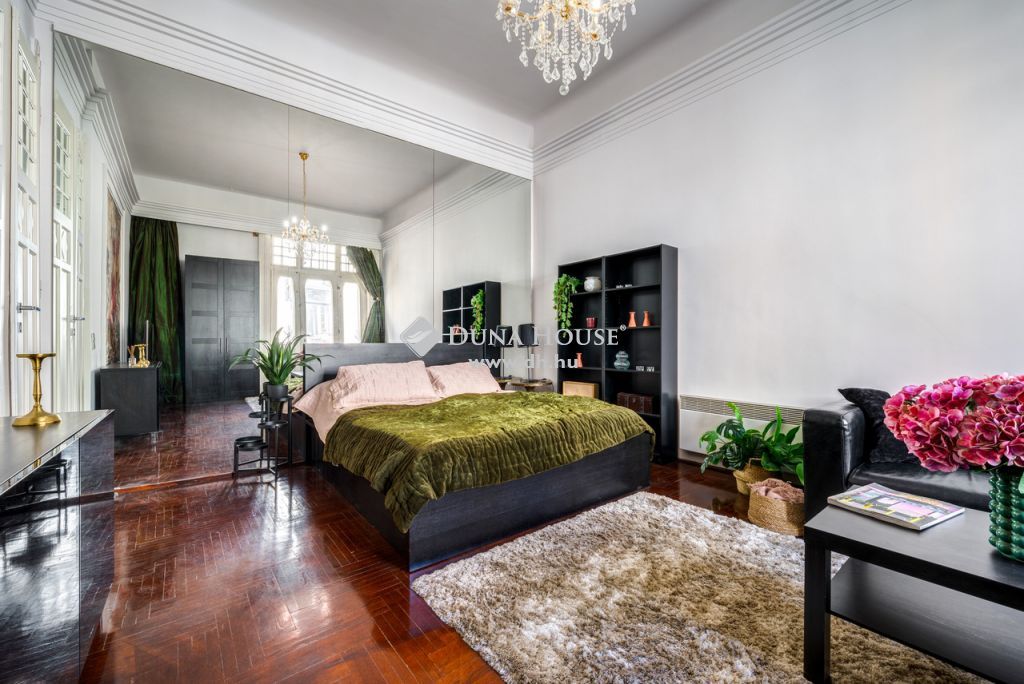 1055 Budapest 5. kerület — 1/14