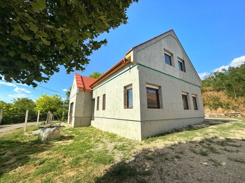 Eladó Ház 8089 Vértesacsa , Vértesacsa panorámás helyen