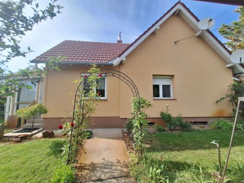 Eladó Ház 6000 Kecskemét , Kadafalva