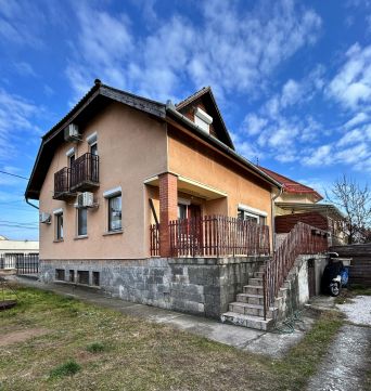 Eladó Ház 1188 Budapest 18. kerület , Almáskertben 5 szobás ikerház, 312 nm-es telekkel