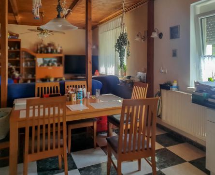 Eladó Ház 9400 Sopron Bánfalván külön bejáratú lakrészekkel 200 m2-es lakótér.....