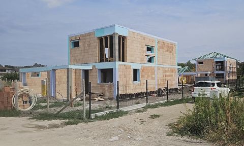 Eladó Ház 2133 Sződliget , Nappali + 4 szobás