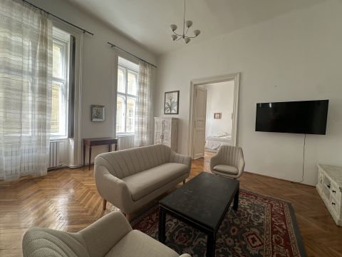 Eladó Lakás 1056 Budapest 5. kerület , IGAZI NAGYPOLGÁRI LAKÁS VÁCI UTCÁBAN, GYÖNYÖRŰ ÉPÜLETBEN
