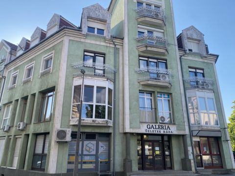 Eladó Üzlethelyiség 7400 Kaposvár 