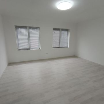 Eladó Ház 6000 Kecskemét Kecskeméten felújított sorház eladó a Praktiker közelében.