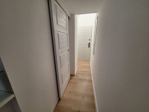 Eladó Lakás 1083 Budapest 8. kerület Kompakt studió lakás berendezéssel eladó! Kiadásra kész!