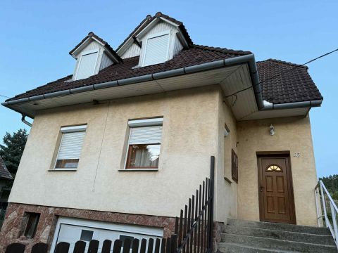 Eladó Ház 2533 Bajót 