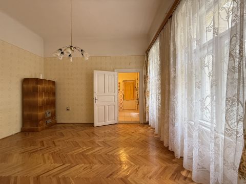 Eladó Lakás 1062 Budapest 6. kerület , Felújításra váró kincs 