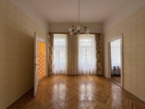 Eladó Lakás 1062 Budapest 6. kerület Felújításra váró kincs 