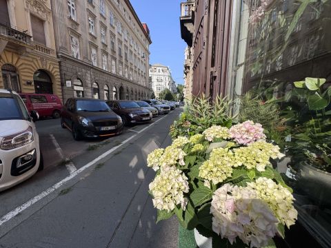 Kiadó Lakás 1054 Budapest 5. kerület 