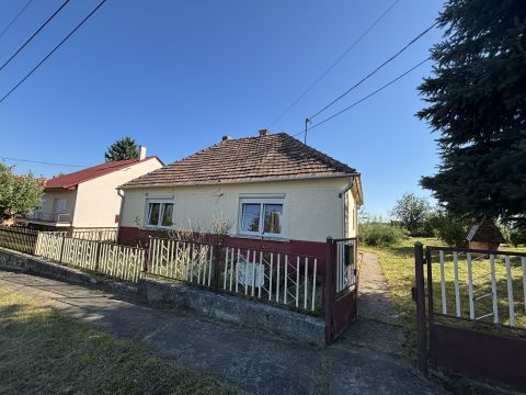 Eladó Ház 2859 Vérteskethely 