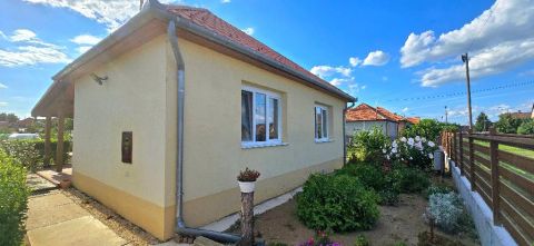 Eladó Ház 4243 Téglás 4243 Téglás, Lakóövezet
