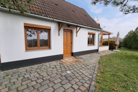 Eladó Ház 7940 Kacsóta Tóparti családi ház Szentlőrinc mellett!