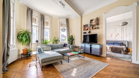 Eladó Lakás 1146 Budapest 14. kerület , Városligetnél csendes, hangulatos, nagypolgári lakás