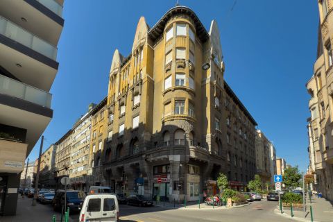 Eladó Lakás 1136 Budapest 13. kerület , Eladó nagypolgári saroklakás a Pozsonyi út szomszédságában