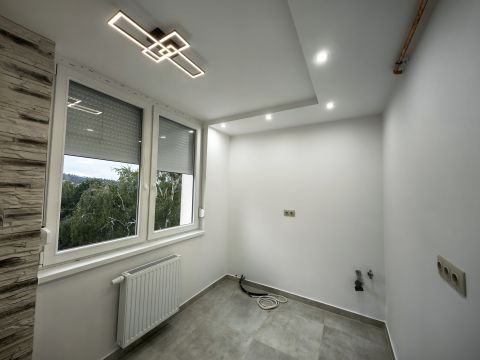 Eladó Lakás 8900 Zalaegerszeg , Igényesen felújított 4.emeleti lakás Zalaegerszeg Kertváros