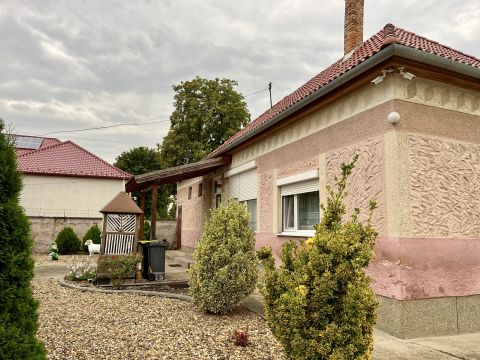 Eladó Ház 7135 Dunaszentgyörgy Központi lokáció