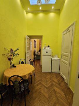 Kiadó Lakás 1088 Budapest 8. kerület Kényelmes Albérlet a Blaha Lujza Térnél