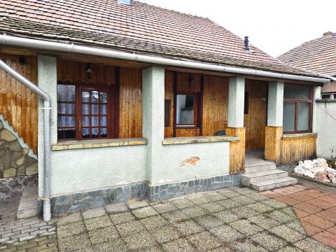 Kiadó Ház 2509 Esztergom 