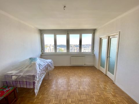 Eladó Lakás 1132 Budapest 13. kerület Váci úton, 7. emeleti, 44 nm-es lakás, városi panorámával!