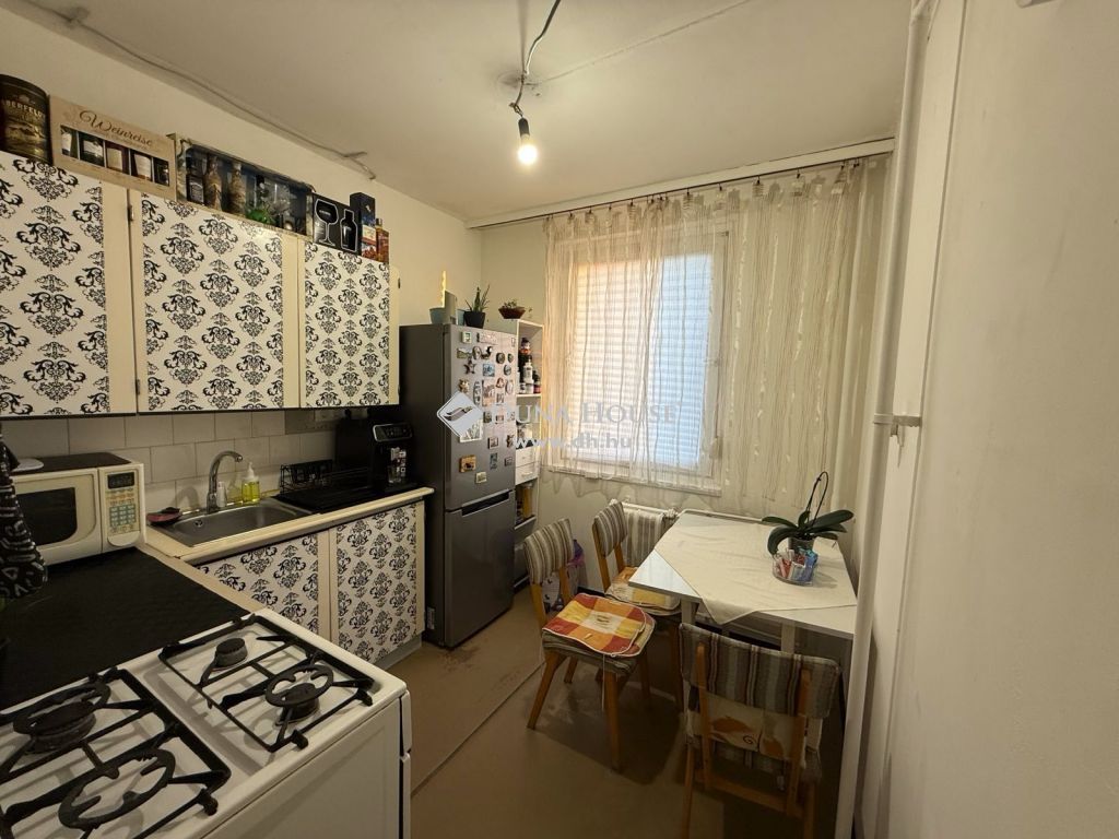 1157 Budapest 15. kerület , Páskom park — 1/12