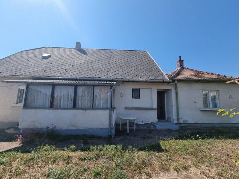 Eladó Ház 8314 Vonyarcvashegy Csendes, 1 km-re a Balatontól