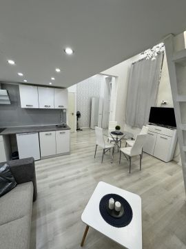 Eladó Lakás 1064 Budapest 6. kerület Teréz Körút közelében