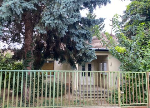 Eladó Ház 1161 Budapest 16. kerület , Felújítandó ház nagy telekkel