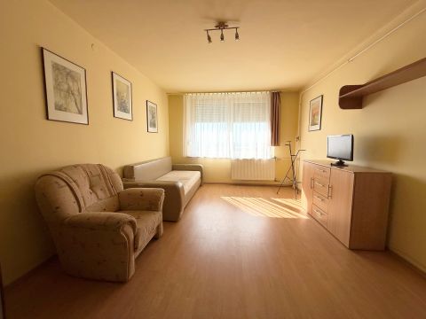 Eladó Lakás 1102 Budapest 10. kerület , X. VÁROSKÖZPONT, 1 SZOBÁS, 31m2-es, JÓ ÁLLAPOTÚ LAKÁS.