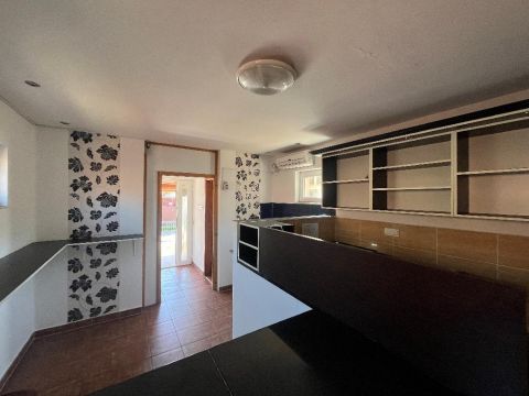 Eladó Üzlethelyiség 4100 Berettyóújfalu , 4100 Berettyóújfalu, Belváros