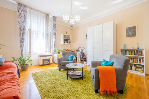 Eladó Lakás 1095 Budapest 9. kerület , Nagypolgári stílus,sétatávolságra a Dunától!