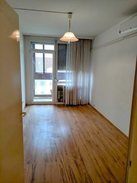 Eladó Lakás 1139 Budapest 13. kerület BÉKE TÉR KÖZELÉBEN 3 SZOBÁS, FELÚJÍTOTT,ERKÉLYES LAKÁS ELADÓ