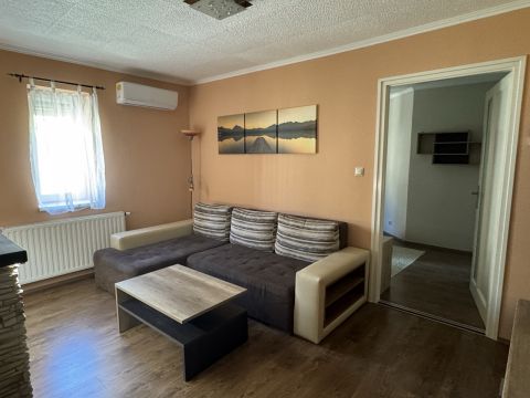 Eladó Lakás 1097 Budapest 9. kerület a Semmelweis Egyetem Merényi telephelye mellett