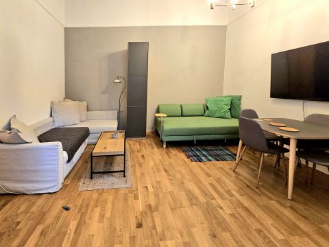 Eladó Lakás 1084 Budapest 8. kerület , Csendes, 2 szobás Kiváló Állapotú Lakás a Rákóczi Térnél 