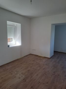 Eladó Ház 5123 Jászárokszállás Főútvonal közelében