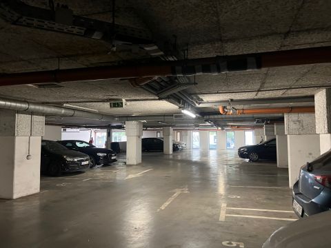 Eladó Parkoló 1135 Budapest 13. kerület , TEREMGARÁZS-HELY  újszerű házban, Béke tér közelében eladó!