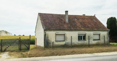 Eladó Ház 8840 Csurgó , Csurgó főutcáján kertes családi ház eladó! 