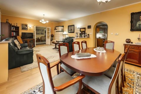 Eladó Ház 2381 Táborfalva , Nappali+4 szobás családi ház, dupla garázzsal!