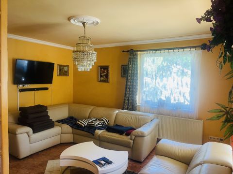 Eladó Ház 1183 Budapest 18. kerület Kertvárosi környezet, azonnal költözhető családi otthon!