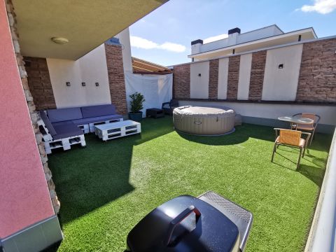 Eladó Lakás 1135 Budapest 13. kerület Béke tér közelében Penthouse jellegű lakás 