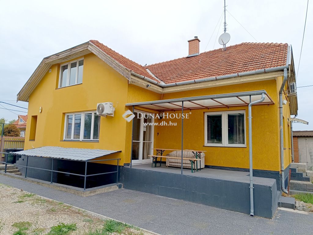 6000 Kecskemét , Ceglédi úton munkásszállás 17 fő részére — 1/17