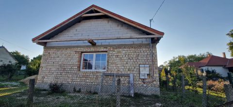 Eladó Ház 8681 Látrány , Központ 1 percre