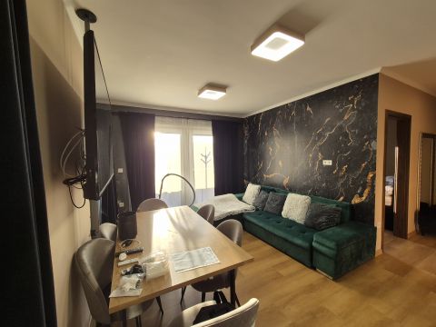 Kiadó Lakás 8600 Siófok , luxus apartman jakuzzival, saját parkolóval