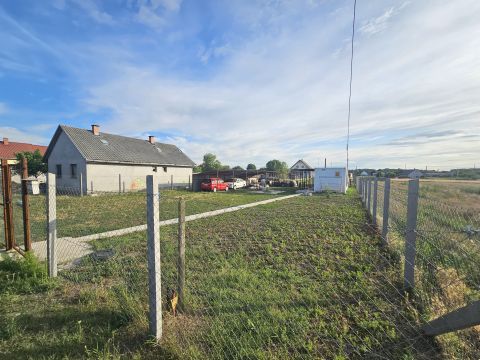 Eladó Telek 2370 Dabas 