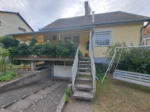 Eladó Ház 6500 Baja , nyugodt utcában