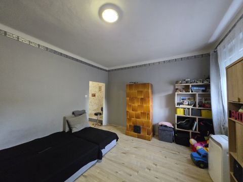 Eladó Lakás 8100 Várpalota 