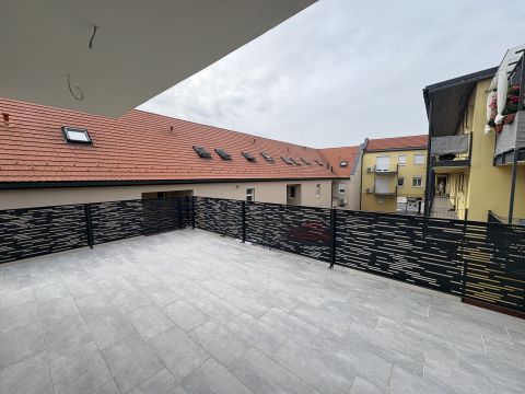 Eladó Lakás 8500 Pápa 