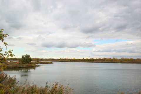 Eladó Telek 2310 Szigetszentmiklós , Tagi bányató mellől villanyórával, kúttal, részben lekerítve