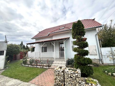 Eladó Ház 9300 Csorna , Bercsényi Miklós utca közelében